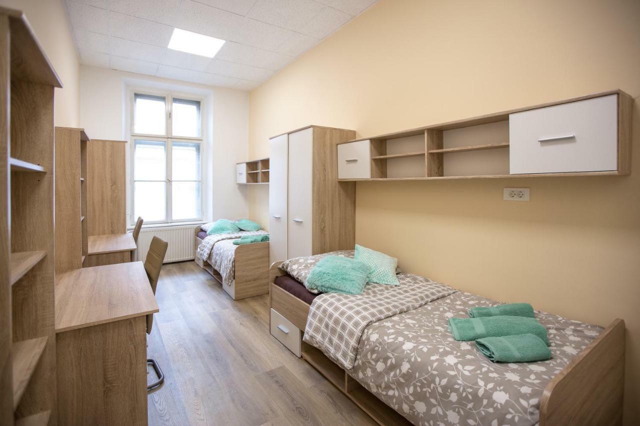 Minidorm Rooms In Heart Of City Center Maribor Buitenkant foto