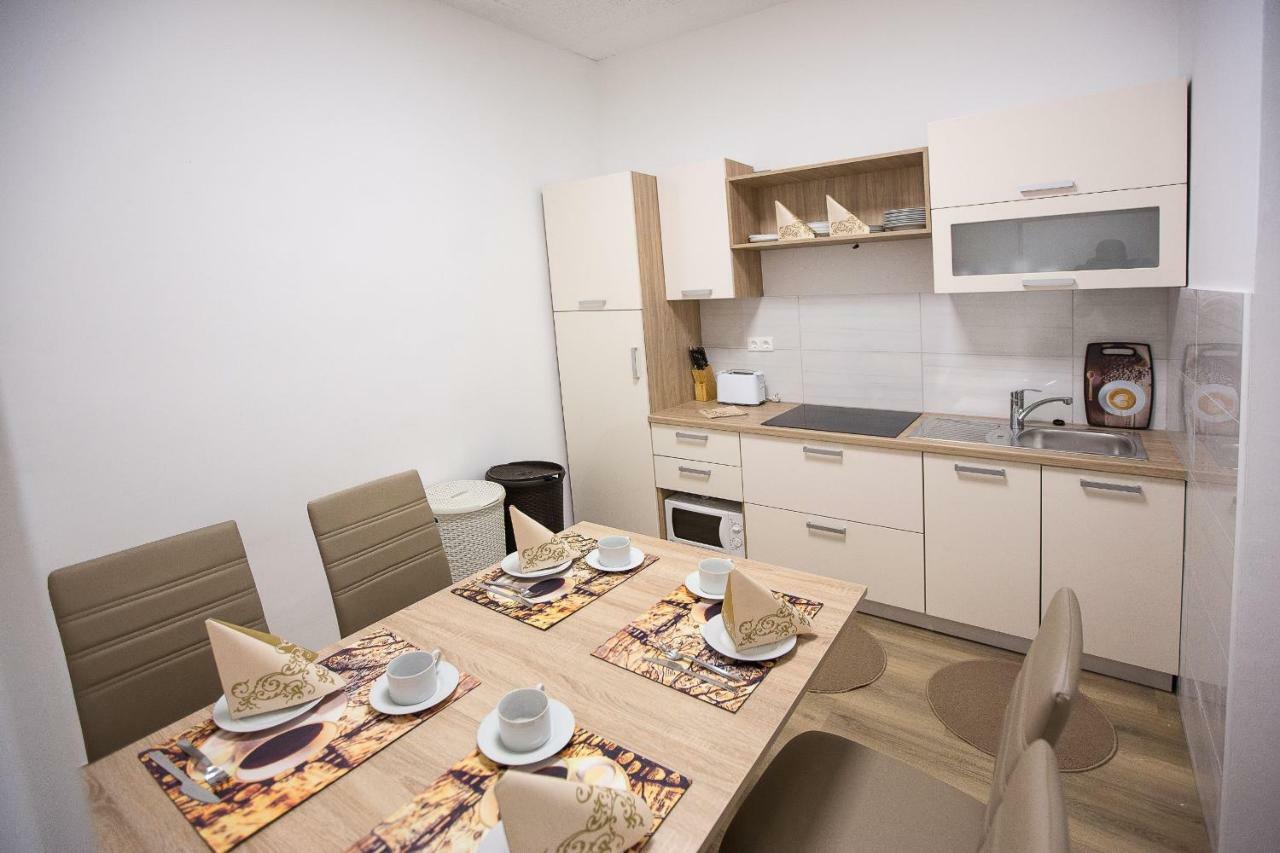 Minidorm Rooms In Heart Of City Center Maribor Buitenkant foto